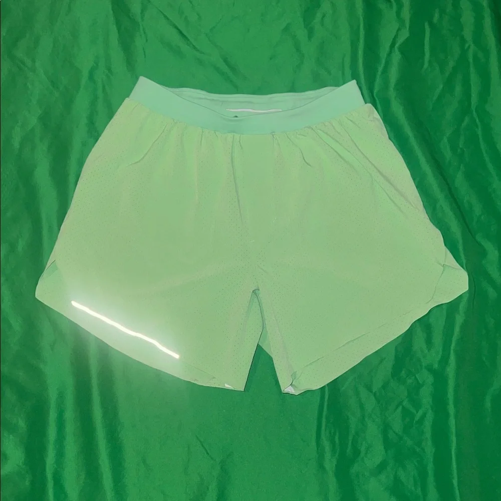 lululemon athletica Neon Green Athletic Sport Shorts size Medium